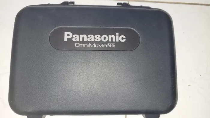 Panasonic OmniMovie VHS Filmadora de Ombro Vintage com Maleta Original