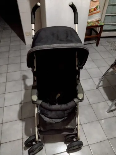 Carrinho guarda chuva