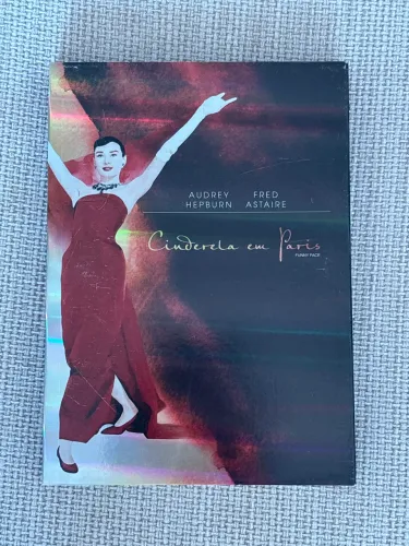 FILME CINDERELA EM PARIS