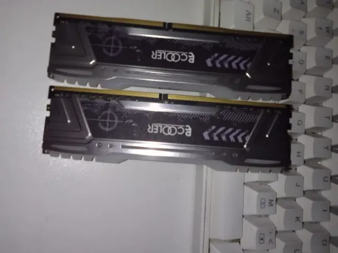 16 GB DE MEMORIA RAM
