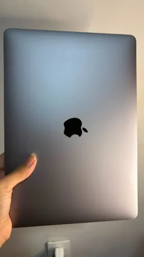 Apple MacBook Air M1 16GB RAM 256GB SSD Space Gray Bateria 93% Carregador