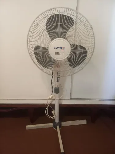 Ventilador de chão  127v 
