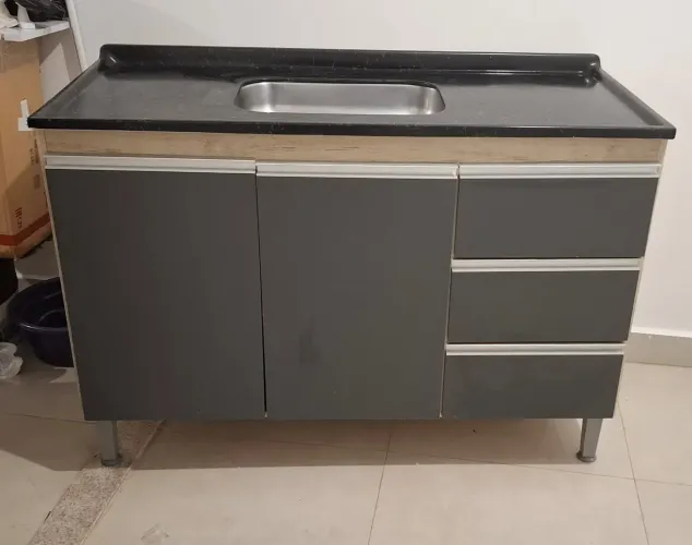 Balcão de Pia 1,20m com Tampo de Granito - Excelente Estado | R$ 400
