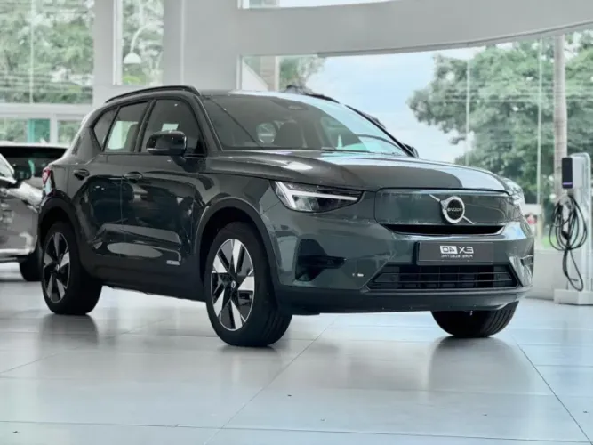 Volvo EX40 Plus P6 (elétrico) 2027