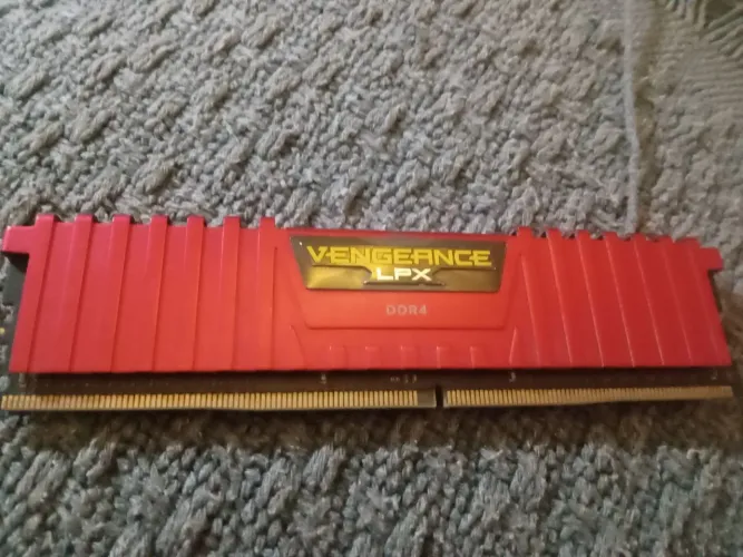 Memória DDR4 8 GIGAS CORSAIR