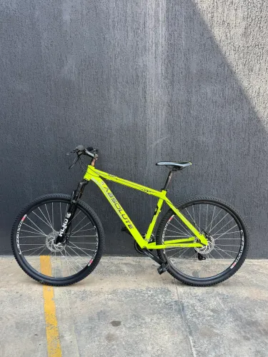 Bicicleta Absolute Aro 29 - , Freio a Disco e Suspensão