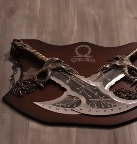 LAMINAS DO CAOS DE METAL E Capacete do Hades e Garras de Hades God of war