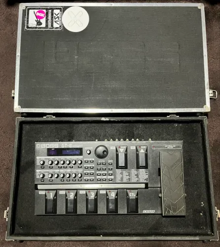 Pedaleira Boss GT-8 + Case