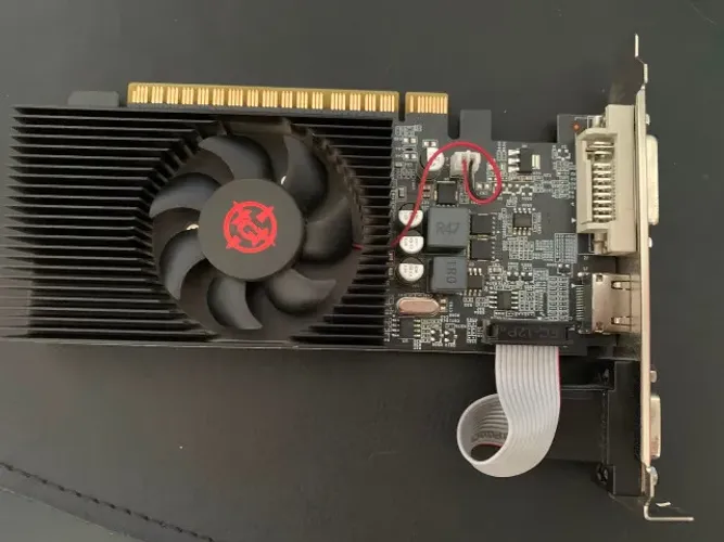 GT 730 DDR3 Fermi com defeito (não dá imagem, sem danos físicos)