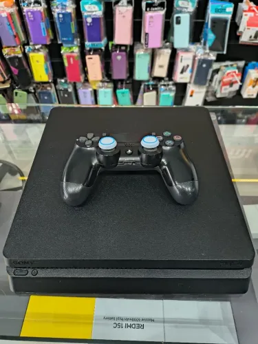 PS4 slim 500GB +Jogos de brinde