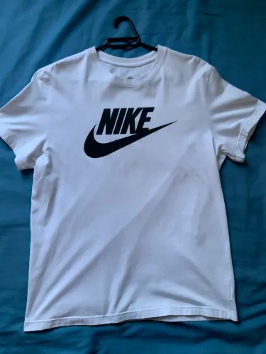 Camiseta Nike Sportswear Icon Futura Masculina