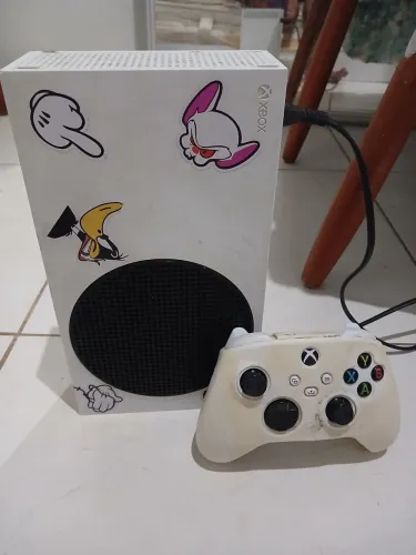 Vende-se Xbox serie S usado top conservado.Com documentação completa