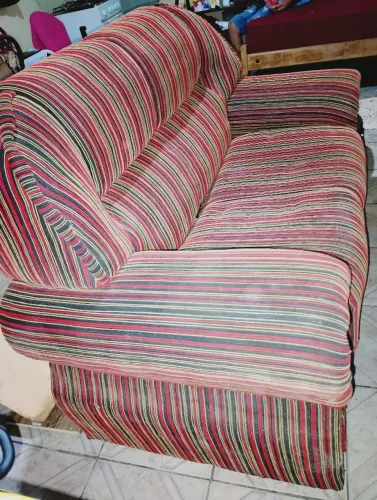 Sofá de dois lugares