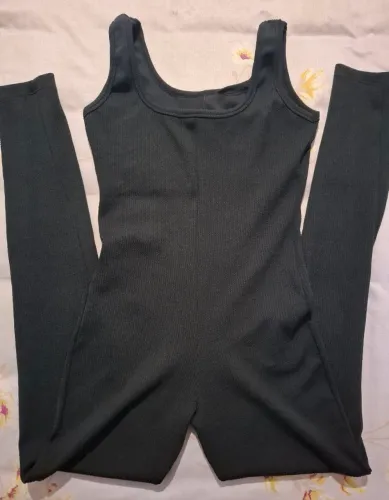 Macacão preto novo tecido anarruga