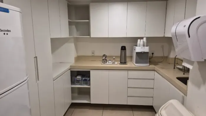 armários cozinha branco, 7 portas. Armários suspensos 9 portas