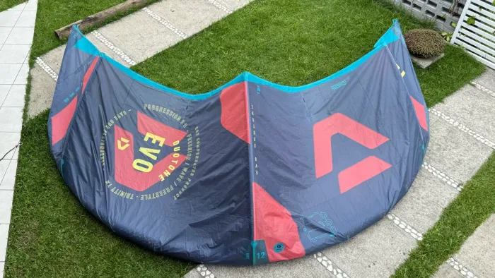 Kitesurf Duotone EVO 12 com barra