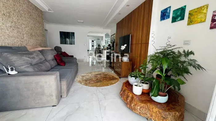 Casa à venda, 3 quartos, Cidade Jardim - Uberlândia/MG - Rotina Imobiliária