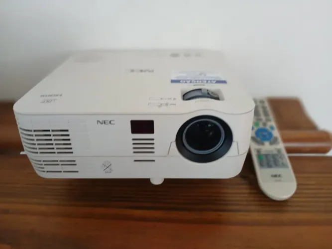 PROJETOR NEC VE282