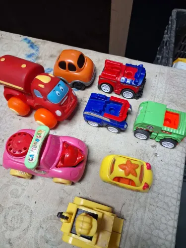 Lote de brinquedos  ótimo estado 8 unidades 