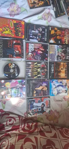 DVDs originais de filmes e séries todos novos na caixa 