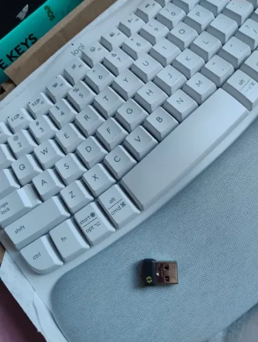 Teclado Logitech Wave Keys - Novo na Caixa