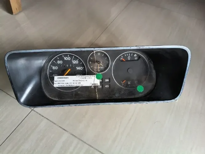 Painel de Chevette com relógio 1973 a 1990 (grafias dos instrumentos podem ser diferentes)