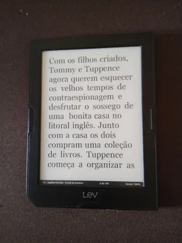 Lev Fit impecável na caixa original, mais de 350 livros!