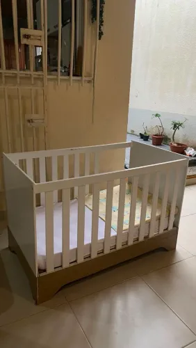 Berço Branco MDF com Colchão - Bom Estado