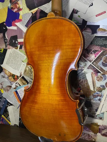 Violino antigo de autor