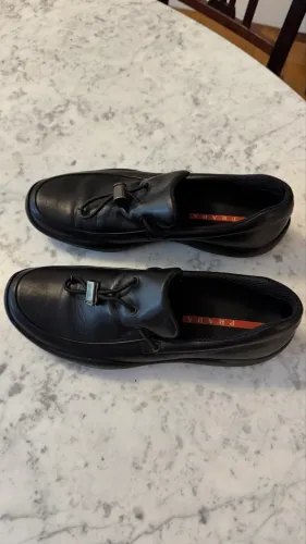 Prada Slip-On de couro preto