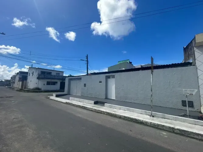 CASA PROXIMO AO SHOPPING PATIO