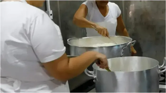 Vaga diarista auxiliar de cozinha em Taubaté