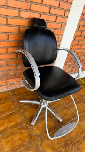 Vende-se cadeira de Barbeiro FERRANTE
