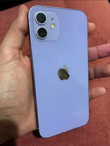 Iphone 12 lilás em perfeito estado