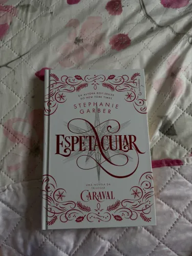 Capa Dura Livro Espetacular Caraval