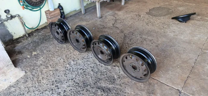 Jogo de rodas aro 13, 4x100 de ferro.