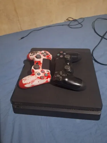 Ps4 slim 1T - release 13.52 - desbloqueado