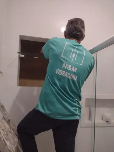 Vidraceiro e vidraçaria