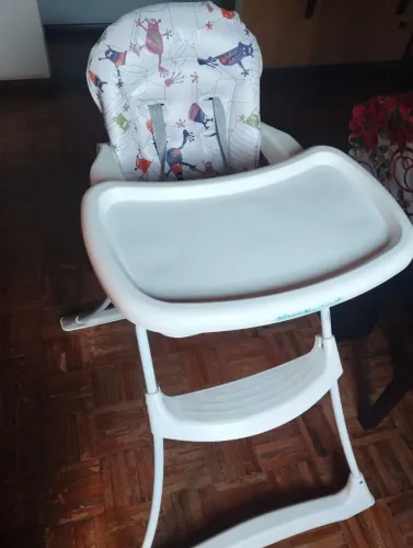 Cadeirinha de alimentação 