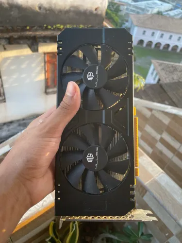 RX 590 8GB - COM DEFEITO - ARTEFATOS - ESTADO DE NOVA