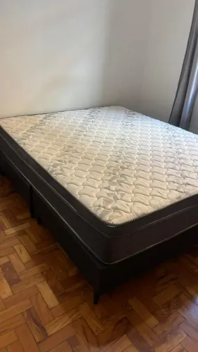 Cama Box Queen Size Ortobom com colchão e base bipartida