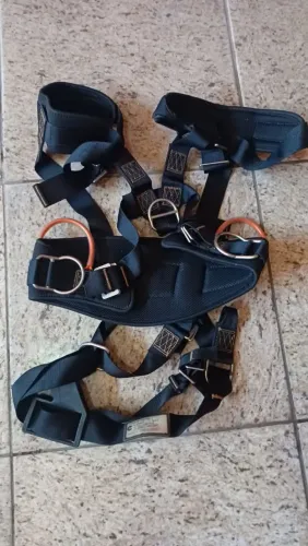 Cinto para trabalhos em altura com talabarte com 2 pontos de ancoragem 