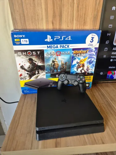 Vendo ou troco ps4 slim 1tb