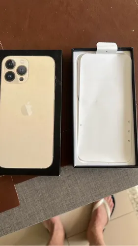 VENDO IFHONE 13 PRÓ MAX DOURADO