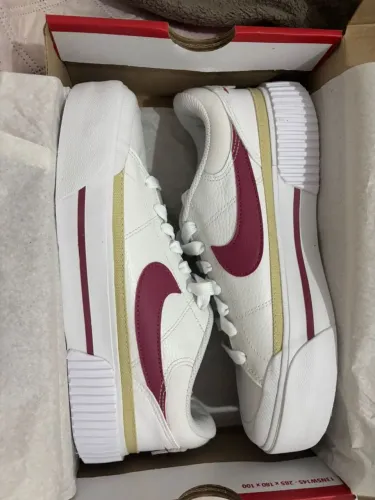 Tenis Nike feminino - Novo e na caixa original