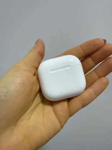 AirPods 4 - com cancelamento de ruído