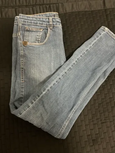 Calça John John modelo Skinny 