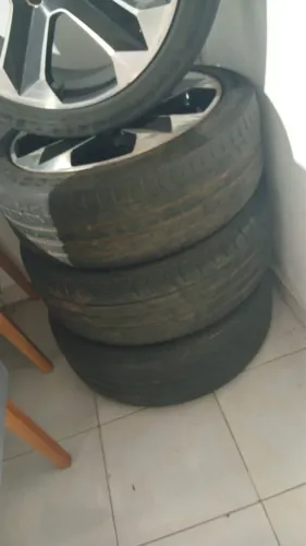Rodas aro 18 em ótimas condição, vai com os pneus! São as 4 aceito proposta