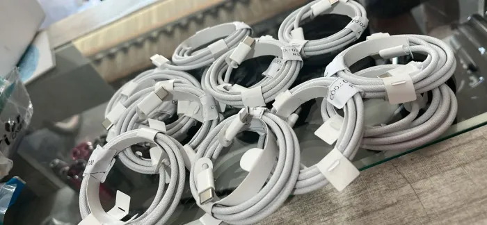 Vendo cabos de yphone do 15 ao 18