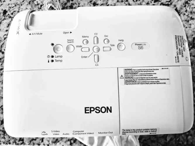 Projetor Epson Power lite S6 (09/2026)